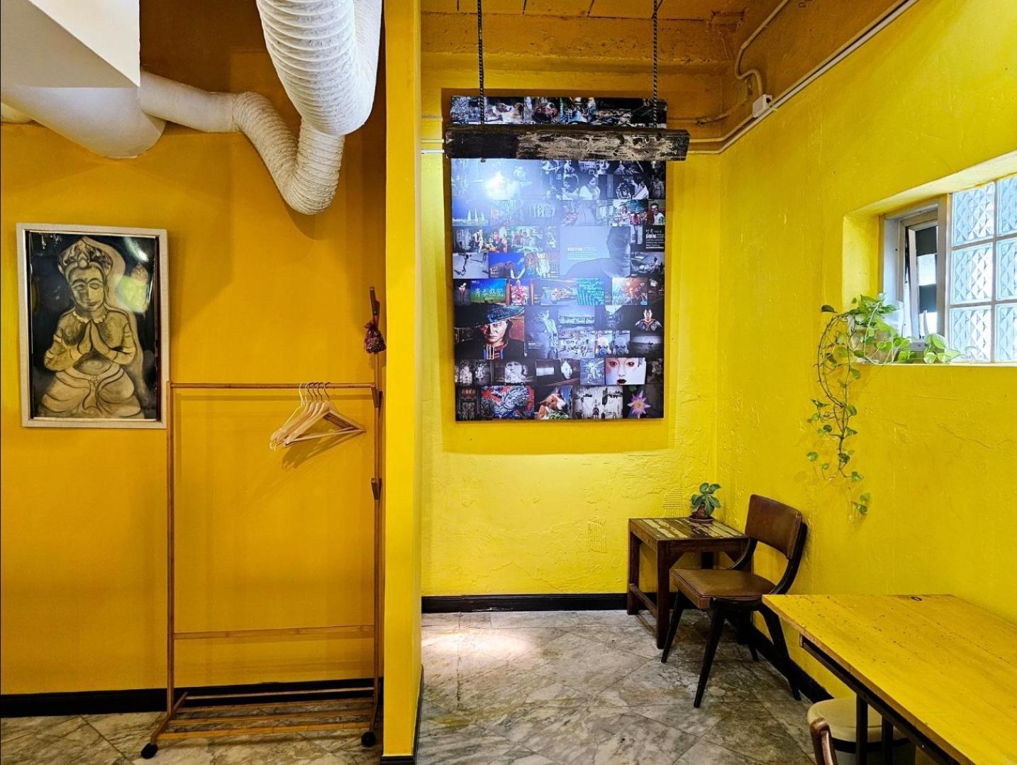 Ddm House Vandrarhem Bangkok Exteriör bild